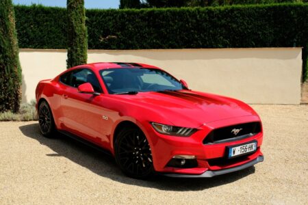 Ford Mustang V8 (1)