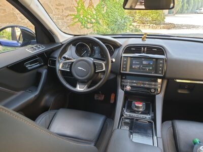 Jaguar F Pace (11)
