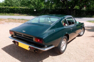 Aston Martin V8 (4)