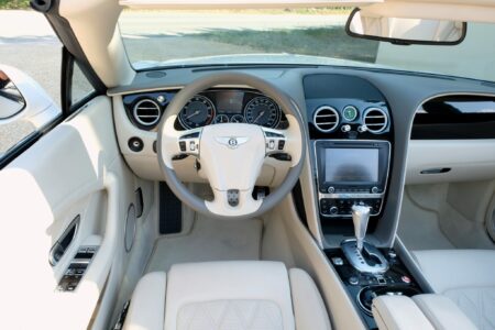 Bentley V8 Cabriolet (11)