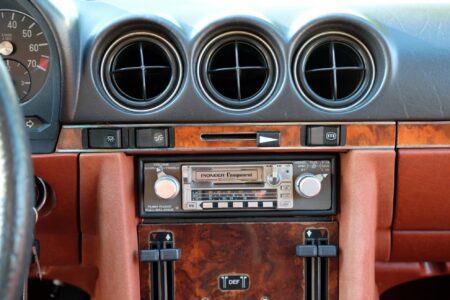 Mercedes 380SLC (15)