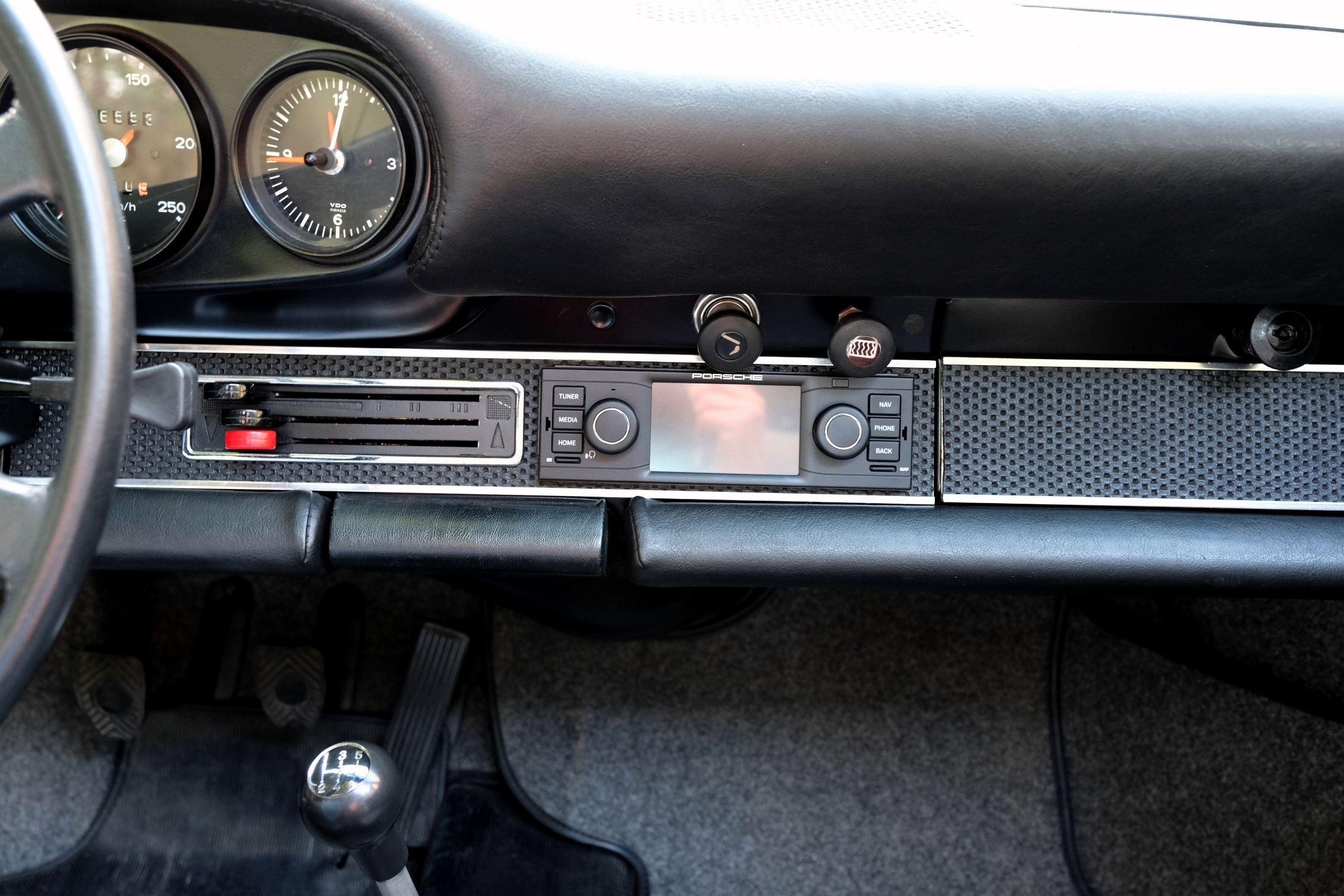 Porsche 911 T Targa (13)