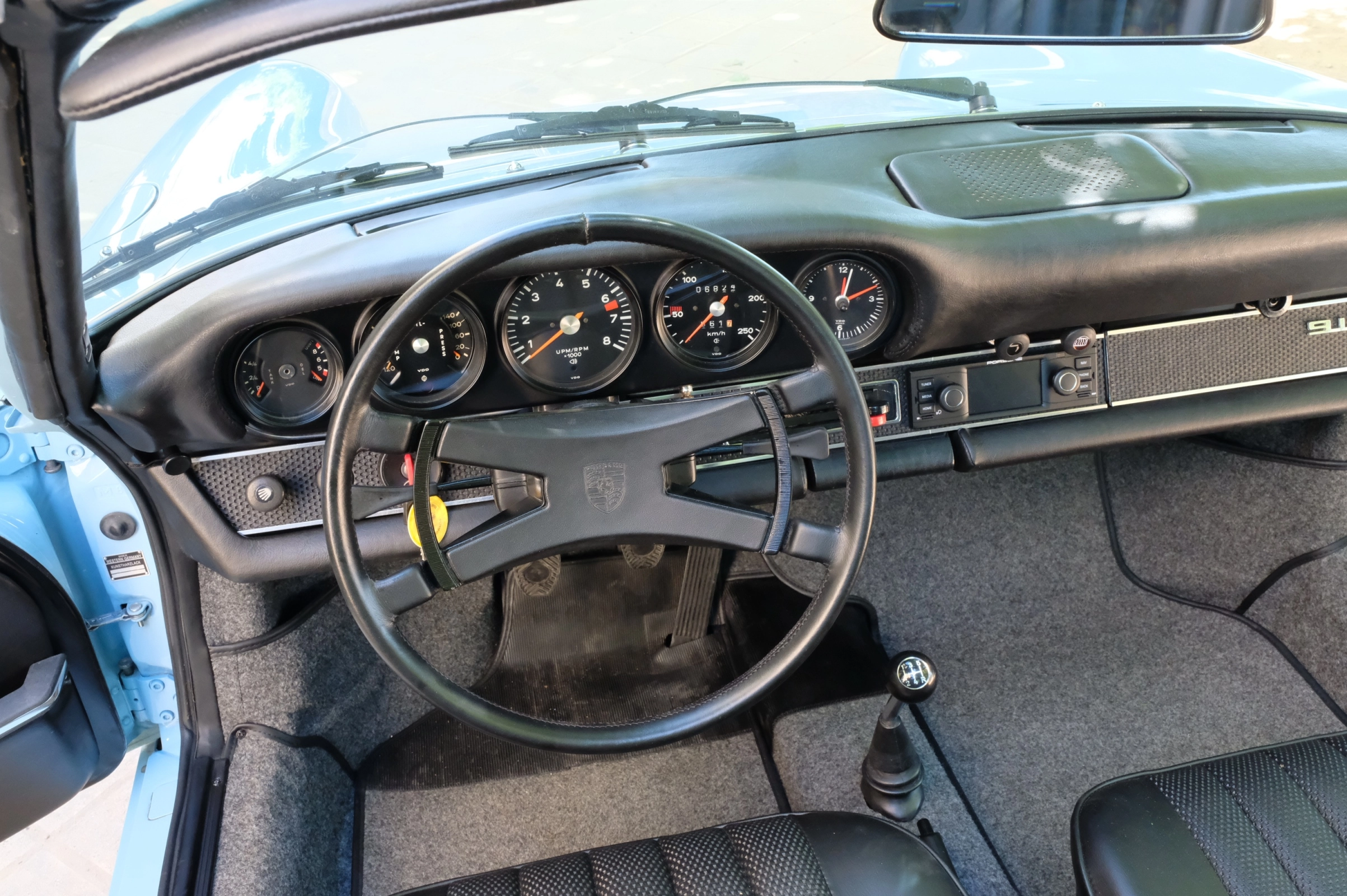 Porsch 911 Targa 2.4 (16)