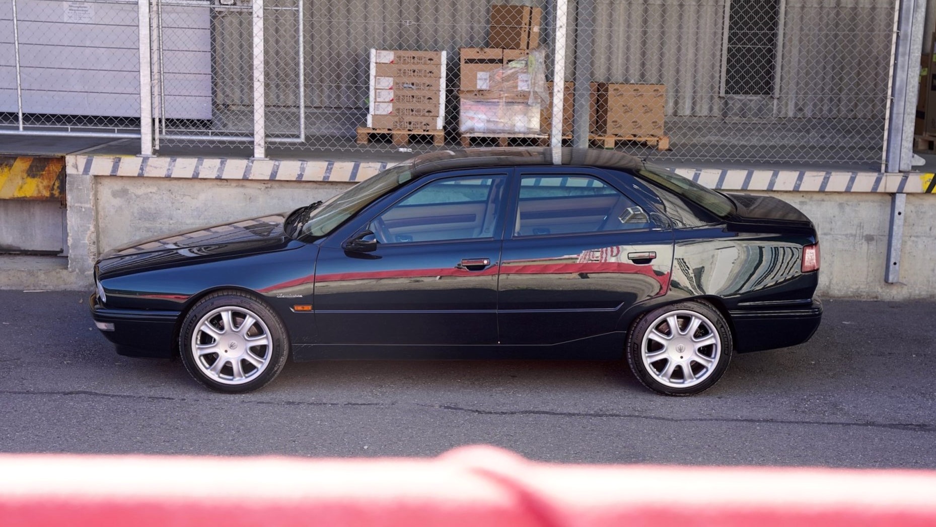 Maserati Quattroporte 2000 (16 9)